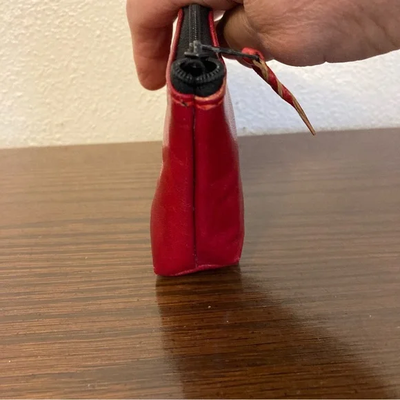 Unbranded All Leather Tapered (7”-5.5”) with Zipper Makeup Bag - Picture 8 of 11